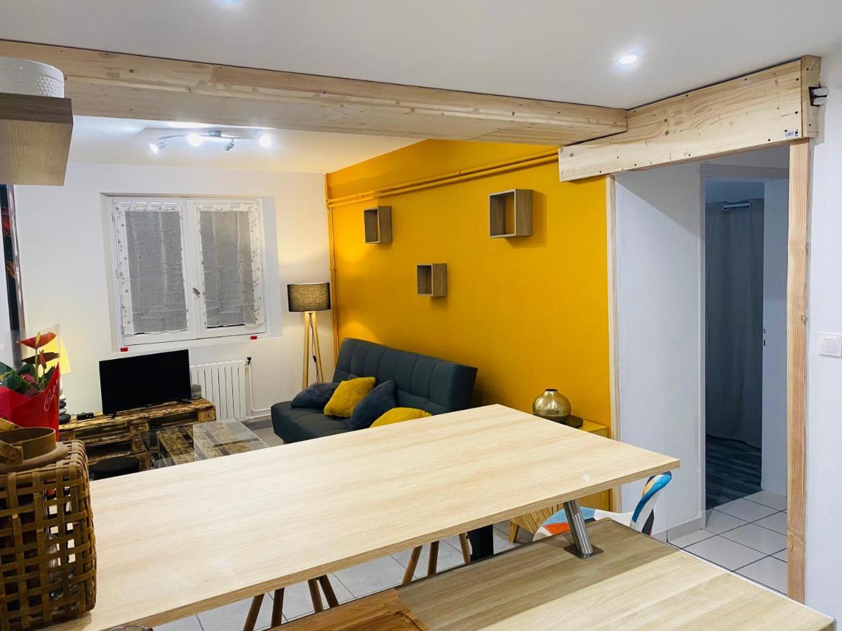 Studio 40M2 Plein Pied Avec Parking Jussac Exterior photo
